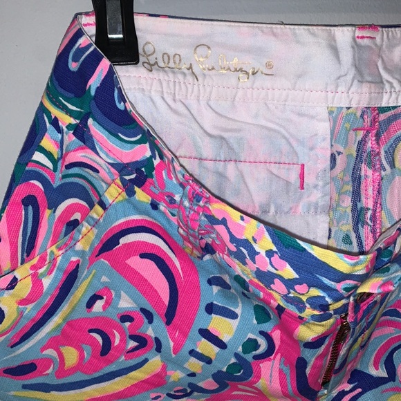 Lilly Pulitzer Callahan Shorts - Picture 3 of 5